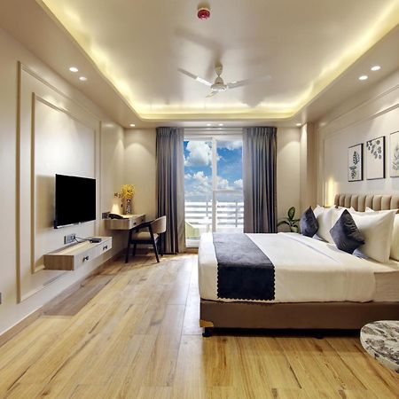 Saltstayz Premier - Near Golf Course Road & Sector 57 Gurgaon Exterior foto