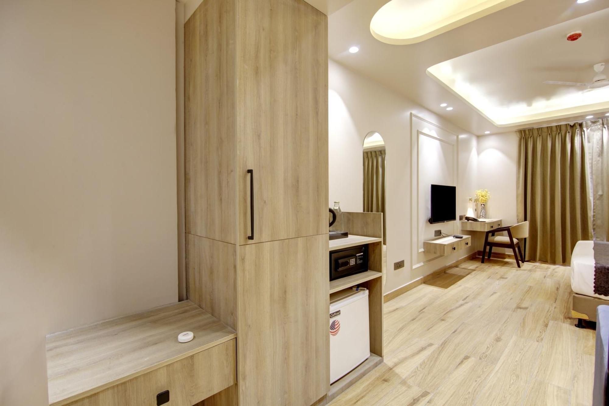 Saltstayz Premier - Near Golf Course Road & Sector 57 Gurgaon Exterior foto