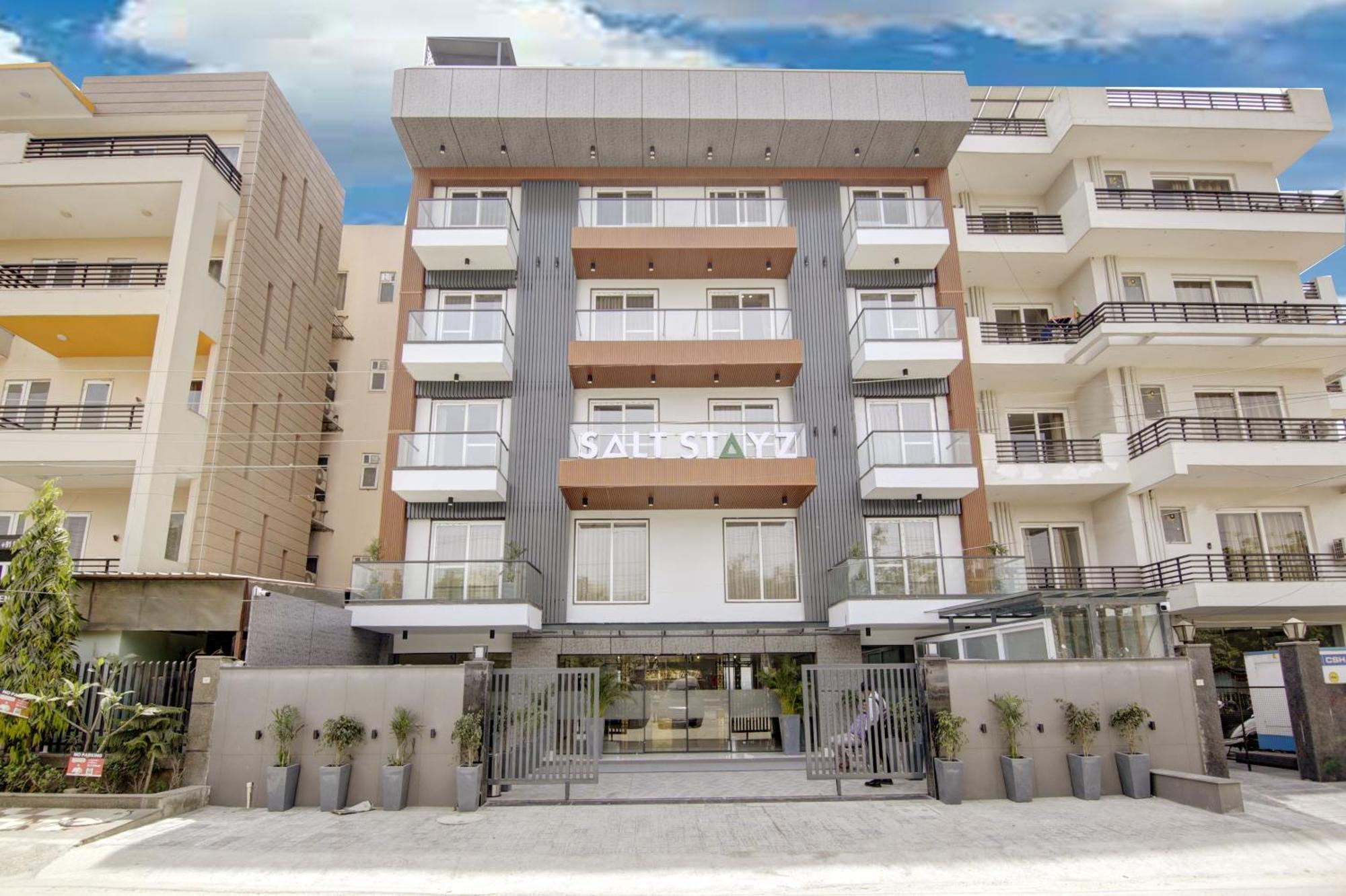 Saltstayz Premier - Near Golf Course Road & Sector 57 Gurgaon Exterior foto